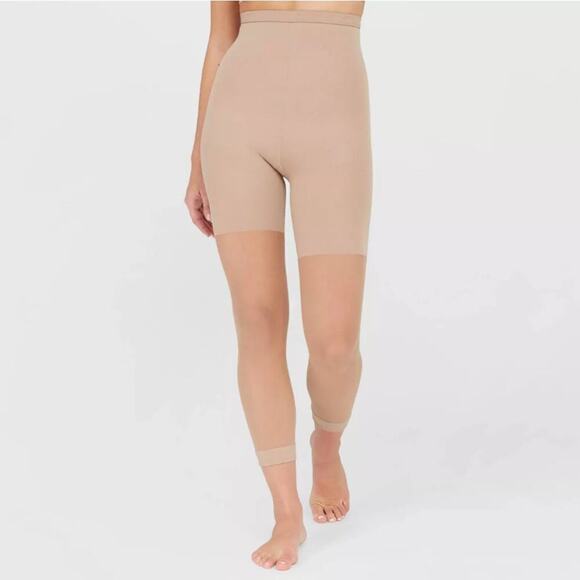 Assets by Sara Blakely Women's High Waist Nude Footless Capri Shapewear Sz 6 NWT - Picture 1 of 4